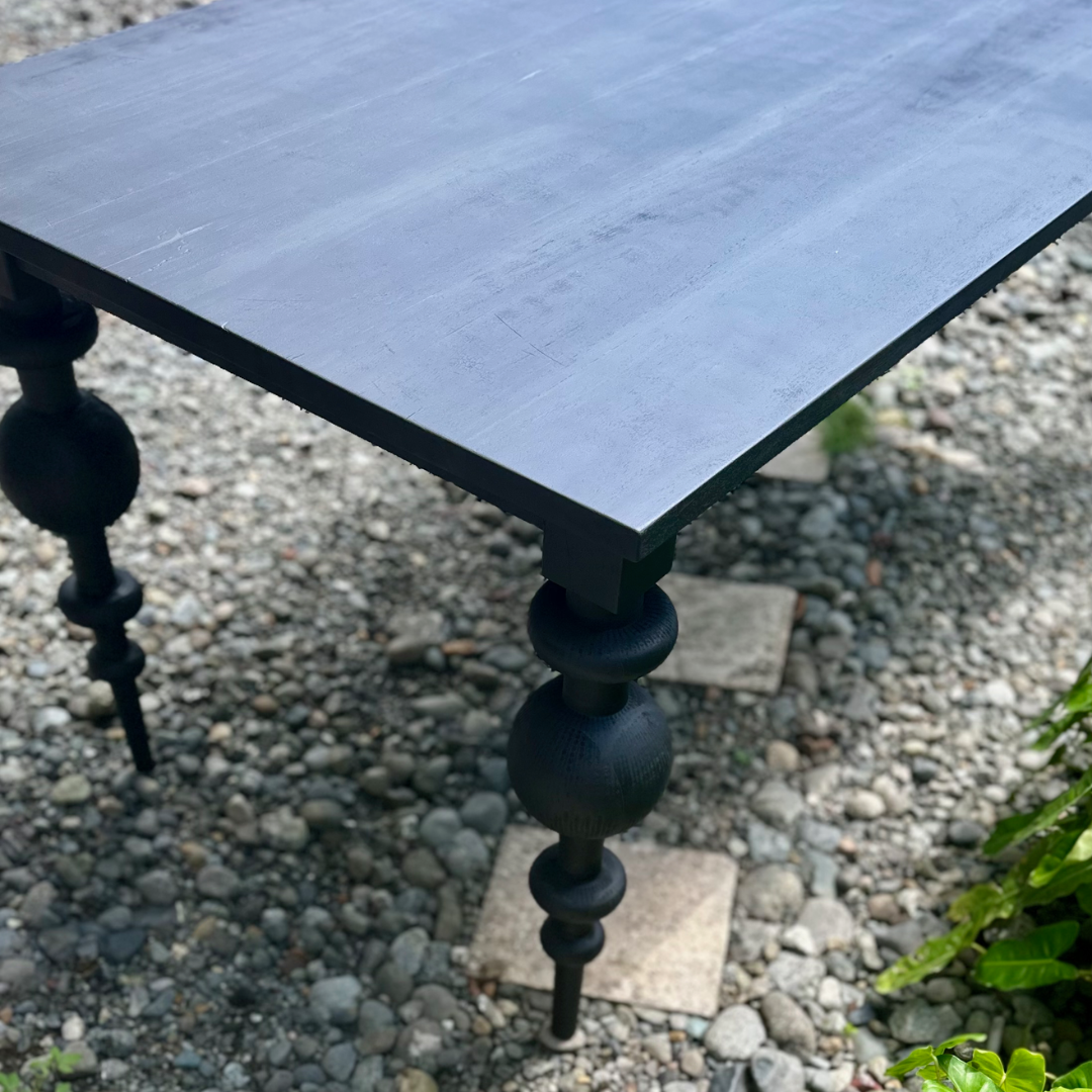 Sexy Legs Table